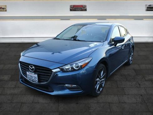 Used 2018 MAZDA MAZDA3 Touring image 3