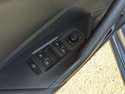 Used 2019 Volkswagen Jetta S w/ Driver Assistance Package image 18