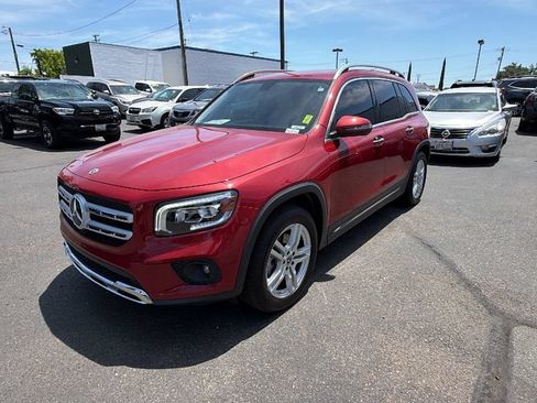 Used 2022 Mercedes-Benz GLB 250 4MATIC image 1