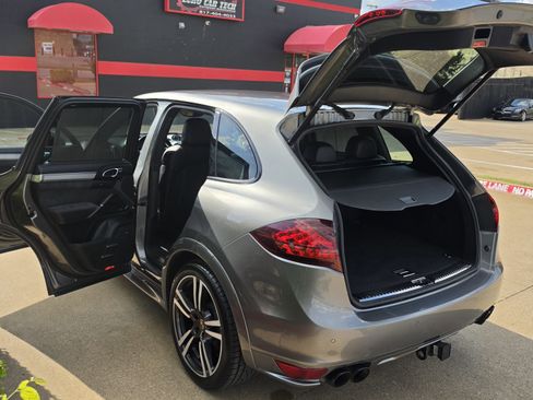 Used 2014 Porsche Cayenne GTS image 21
