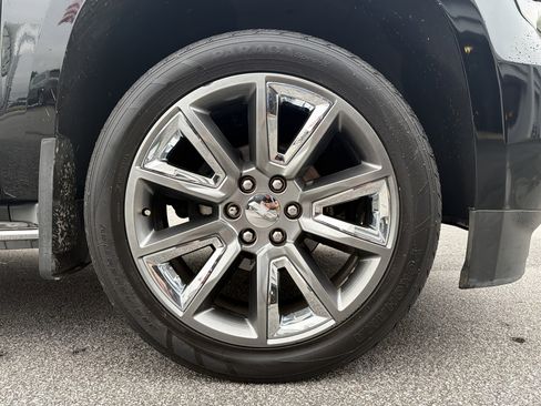 Used 2015 Chevrolet Suburban LTZ image 12
