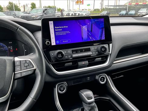 Used 2024 Toyota Grand Highlander XLE image 7