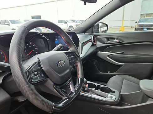 Used 2024 Chevrolet Trax RS w/ Driver Confidence Package FWD image 10