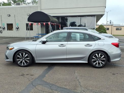 Used 2023 Honda Civic EX image 7