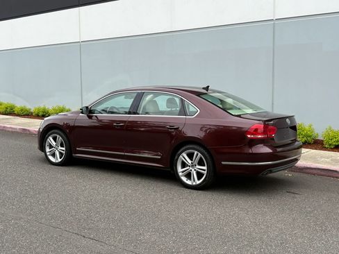 Used 2013 Volkswagen Passat TDI SEL Premium FWD image 4