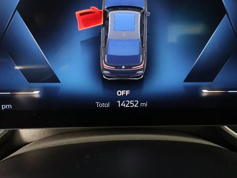 Used 2025 BMW 740i RWD image 17
