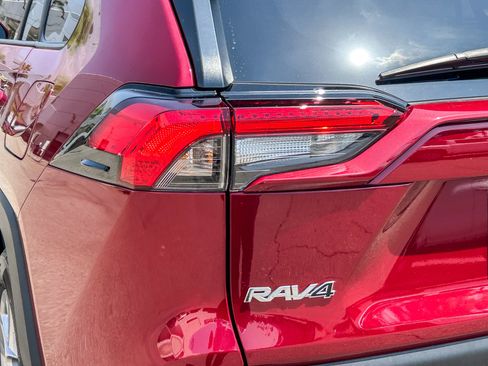 Used 2025 Toyota RAV4 XLE AWD/4WD image 9
