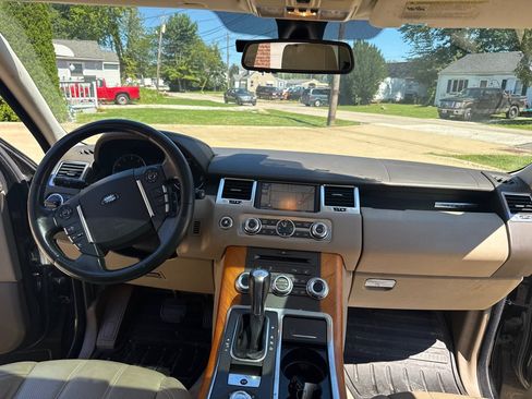 Used 2011 Land Rover Range Rover Sport HSE LUX AWD/4WD image 9