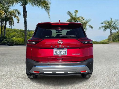 Used 2022 Nissan Rogue Platinum w/ Head-Up Display Package image 5