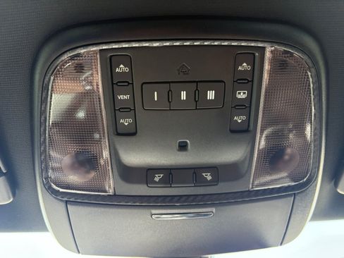 Used 2019 Chrysler 300 S w/ S Model Appearance Package RWD image 22