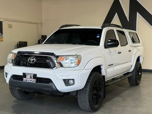Used 2014 Toyota Tacoma PreRunner w/ SR5 Package RWD image 1