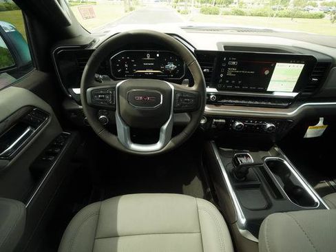 Used 2026 GMC Sierra 1500 SLT w/ SLT Premium Plus Package AWD/4WD image 17