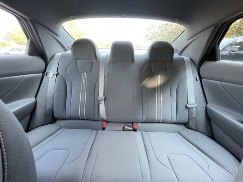 Used 2024 Hyundai Elantra SEL FWD image 29