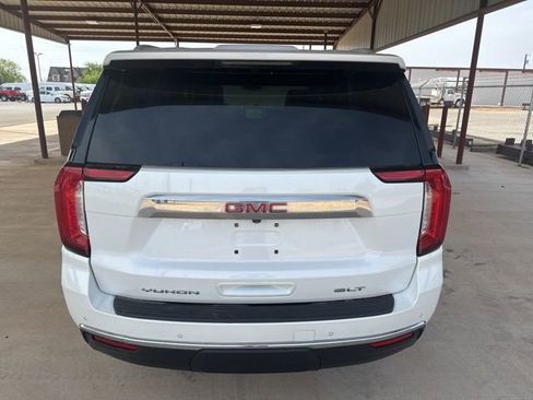 Used 2023 GMC Yukon SLT w/ SLT Premium Package AWD/4WD image 7