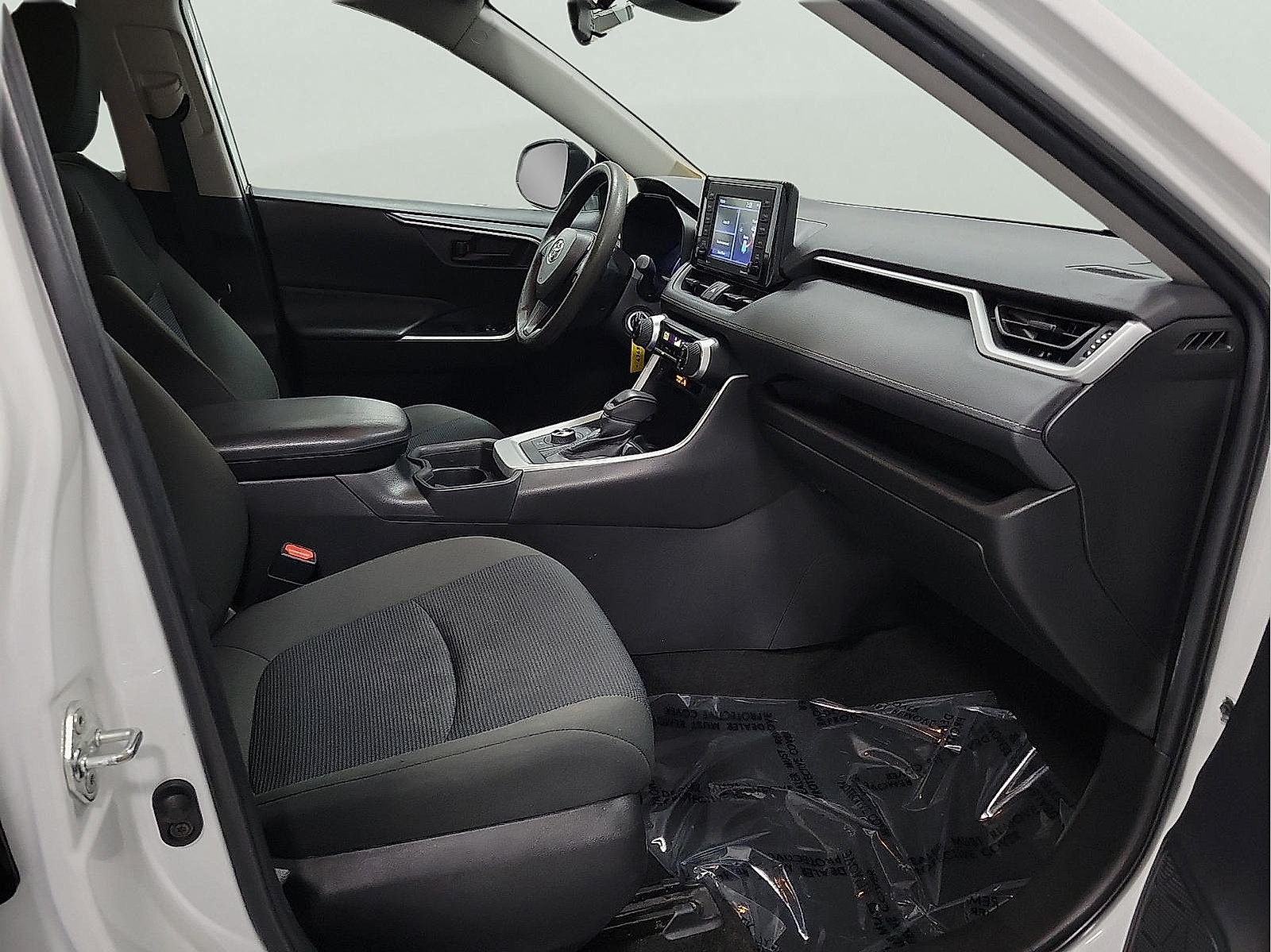 Certified 2021 Toyota RAV4 LE AWD/4WD image 14