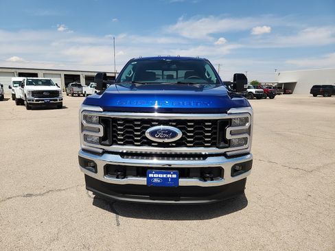 Certified 2026 Ford F350 Lariat w/ FX4 Off-Road Package AWD/4WD image 2