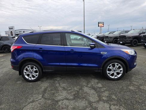 Used 2016 Ford Escape Titanium image 2