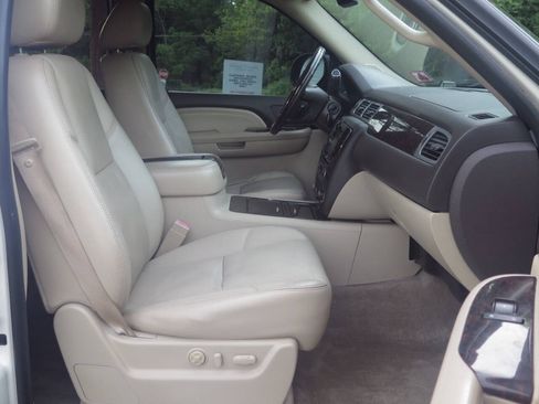 Used 2009 GMC Yukon Denali AWD/4WD image 14