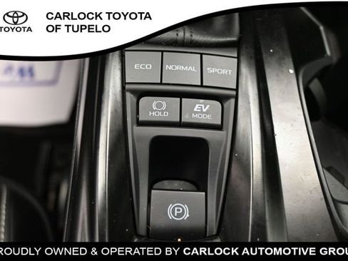 Used 2025 Toyota Camry SE w/ Convenience Package FWD image 16