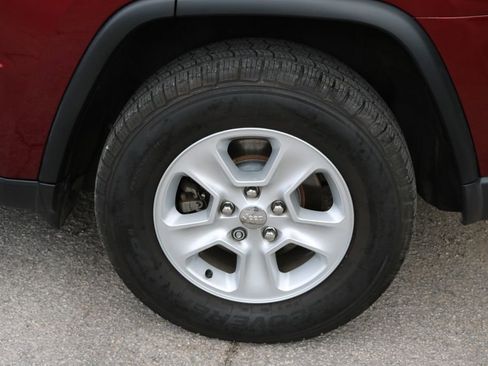 Used 2016 Jeep Grand Cherokee Laredo w/ Quick Order Package 23E image 9