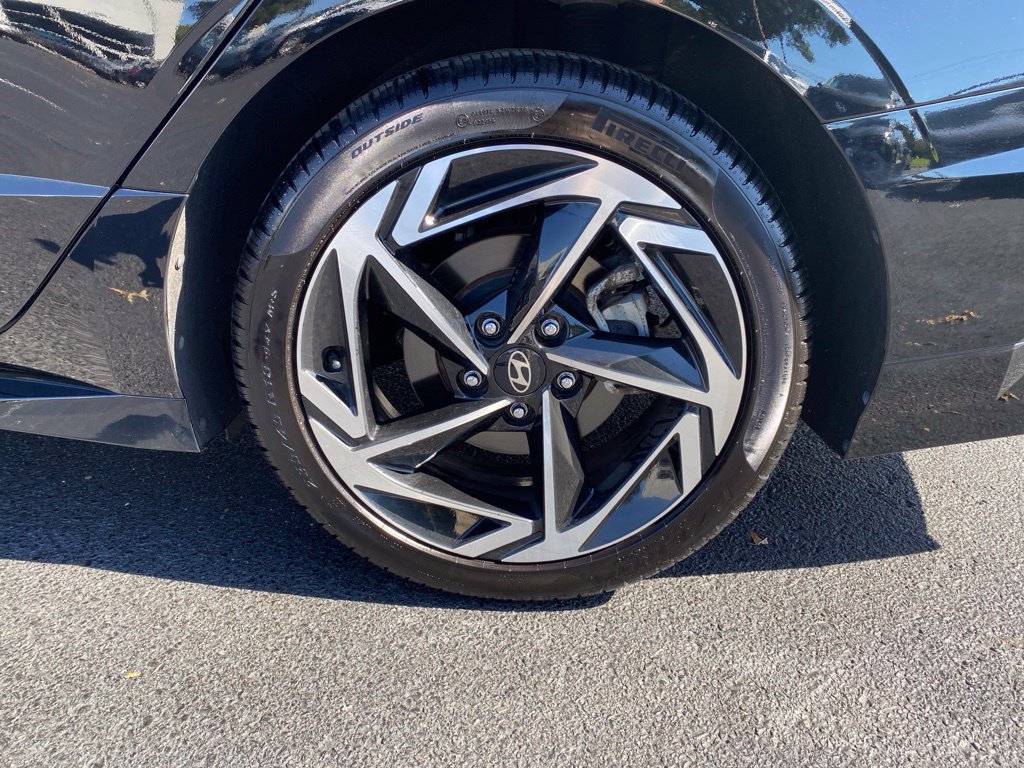 Certified 2024 Hyundai Sonata SEL w/ Convenience Package FWD image 9