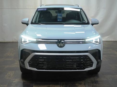 Certified 2025 Volkswagen Taos SEL AWD/4WD image 8