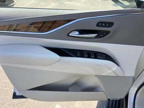 Used 2023 Cadillac Escalade Sport Platinum w/ LPO, ONYX Package image 19