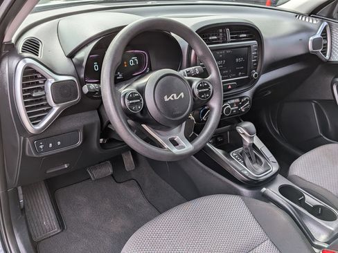 Used 2024 Kia Soul LX w/ Option Group 015 FWD image 16