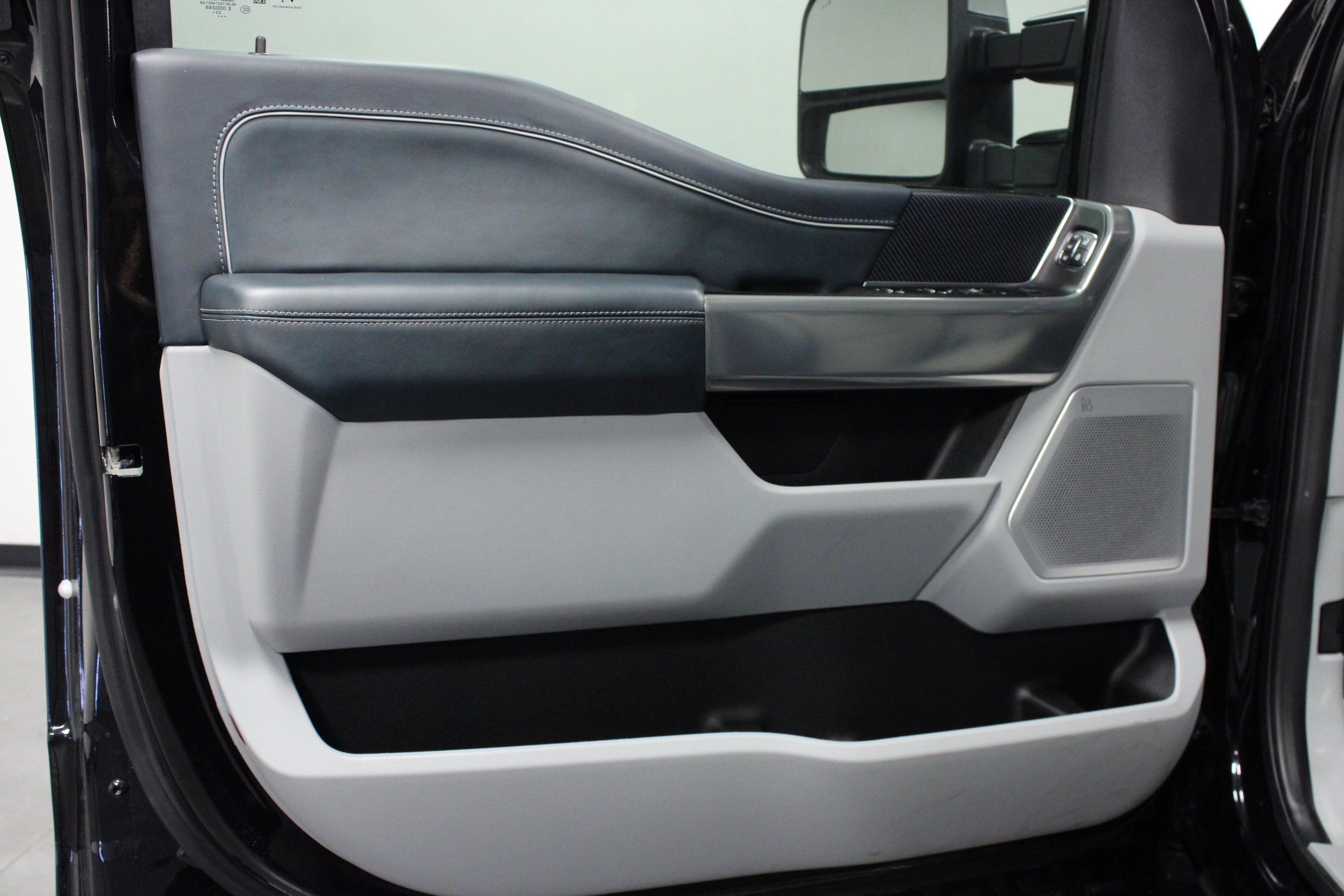 Used 2024 Ford F350 Limited w/ FX4 Off-Road Package AWD/4WD image 11
