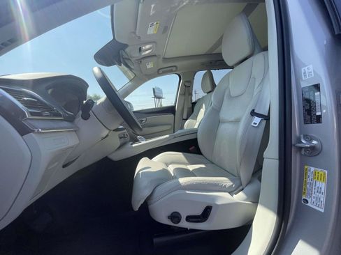 Certified 2024 Volvo XC90 T8 Ultimate w/ Protection Package Premier AWD/4WD image 18
