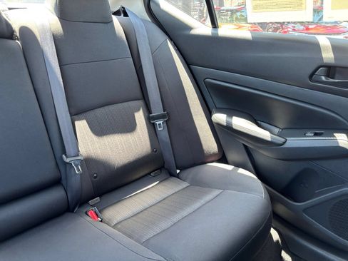 Used 2025 Nissan Altima 2.5 SV FWD image 32
