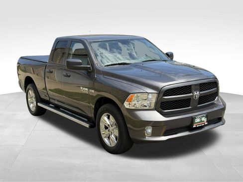 Used 2018 RAM 1500 Express w/ Express Value Package AWD/4WD image 3
