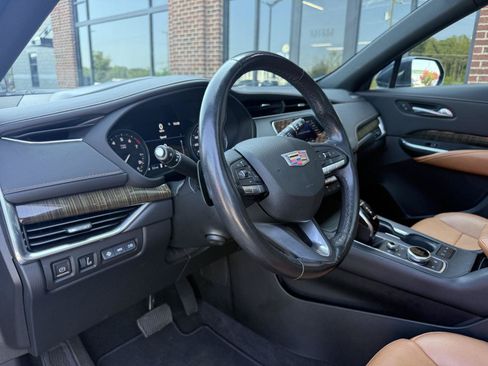 Used 2020 Cadillac XT4 Premium Luxury FWD image 16