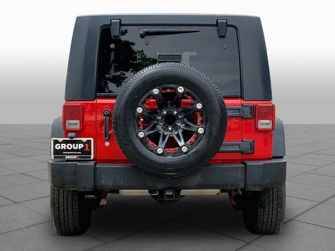 Used 2010 Jeep Wrangler Unlimited Rubicon w/ Trailer Tow Group AWD/4WD image 4