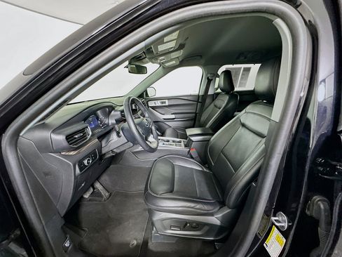 Used 2024 Ford Explorer Limited image 13