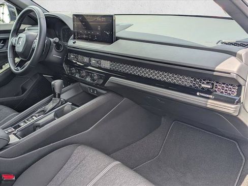 Used 2025 Honda Accord Sport image 21