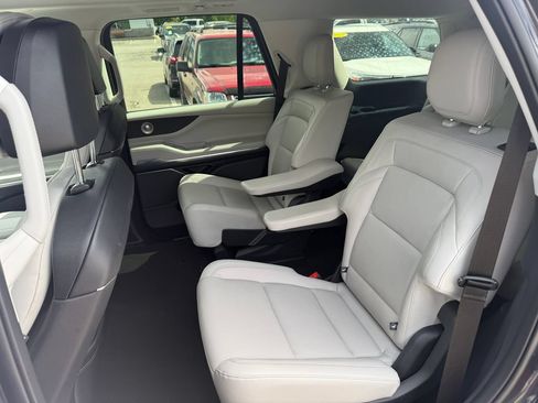 Used 2025 Lincoln Navigator Reserve AWD/4WD image 35