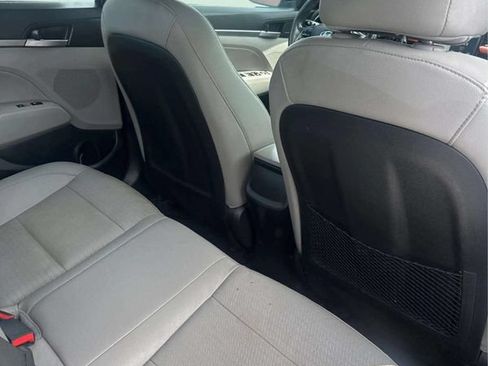 Used 2017 Hyundai Elantra Limited w/ Limited Tech Package 04 FWD image 11