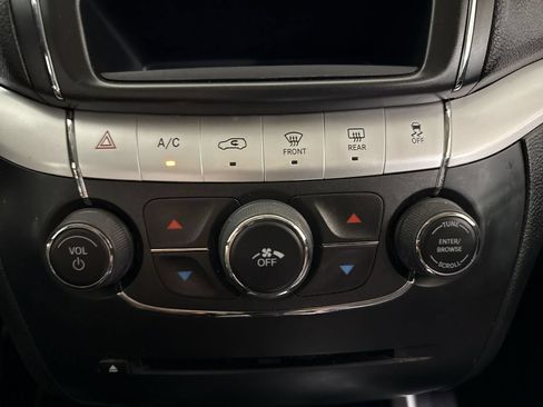 Used 2017 Dodge Journey SE w/ Flexible Seating Group FWD image 15