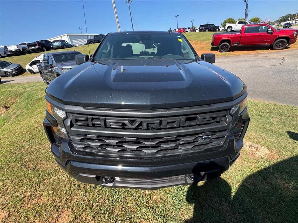 Used 2026 Chevrolet Silverado 1500 Custom w/ Turbomax Blackout Package AWD/4WD image 10