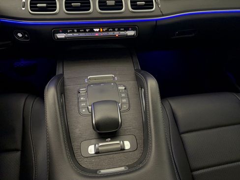 Used 2021 Mercedes-Benz GLS 450 4MATIC image 22