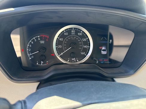 Used 2020 Toyota Corolla LE image 18