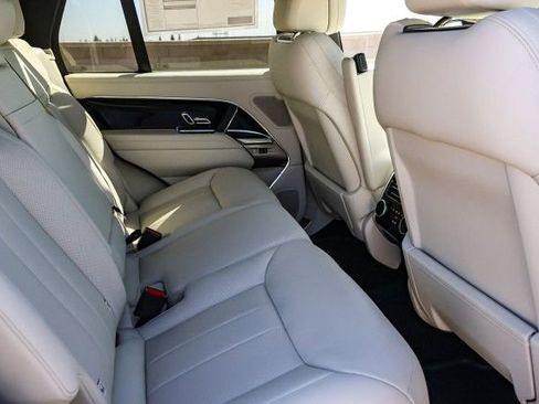 New 2025 Land Rover Range Rover SE image 13