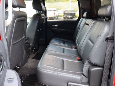 Used 2014 Chevrolet Silverado 2500 LTZ w/ LTZ Plus Package image 19