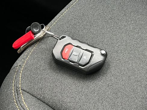 Used 2025 Jeep Wrangler Sport S image 22