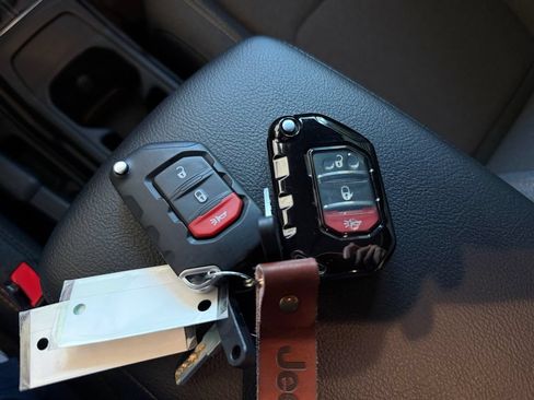 Used 2026 Jeep Gladiator Sport AWD/4WD image 33