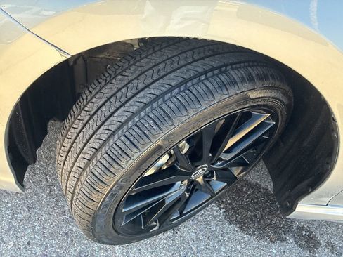 Used 2023 Toyota Camry XSE image 9