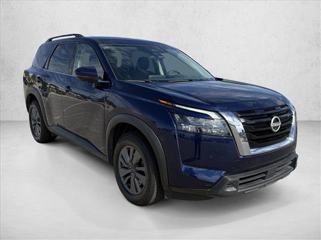 Used 2024 Nissan Pathfinder SV FWD image 3