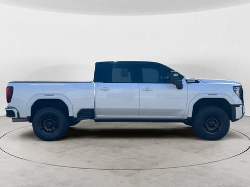 Used 2024 GMC Sierra 3500 Denali w/ Denali Reserve Package AWD/4WD image 4