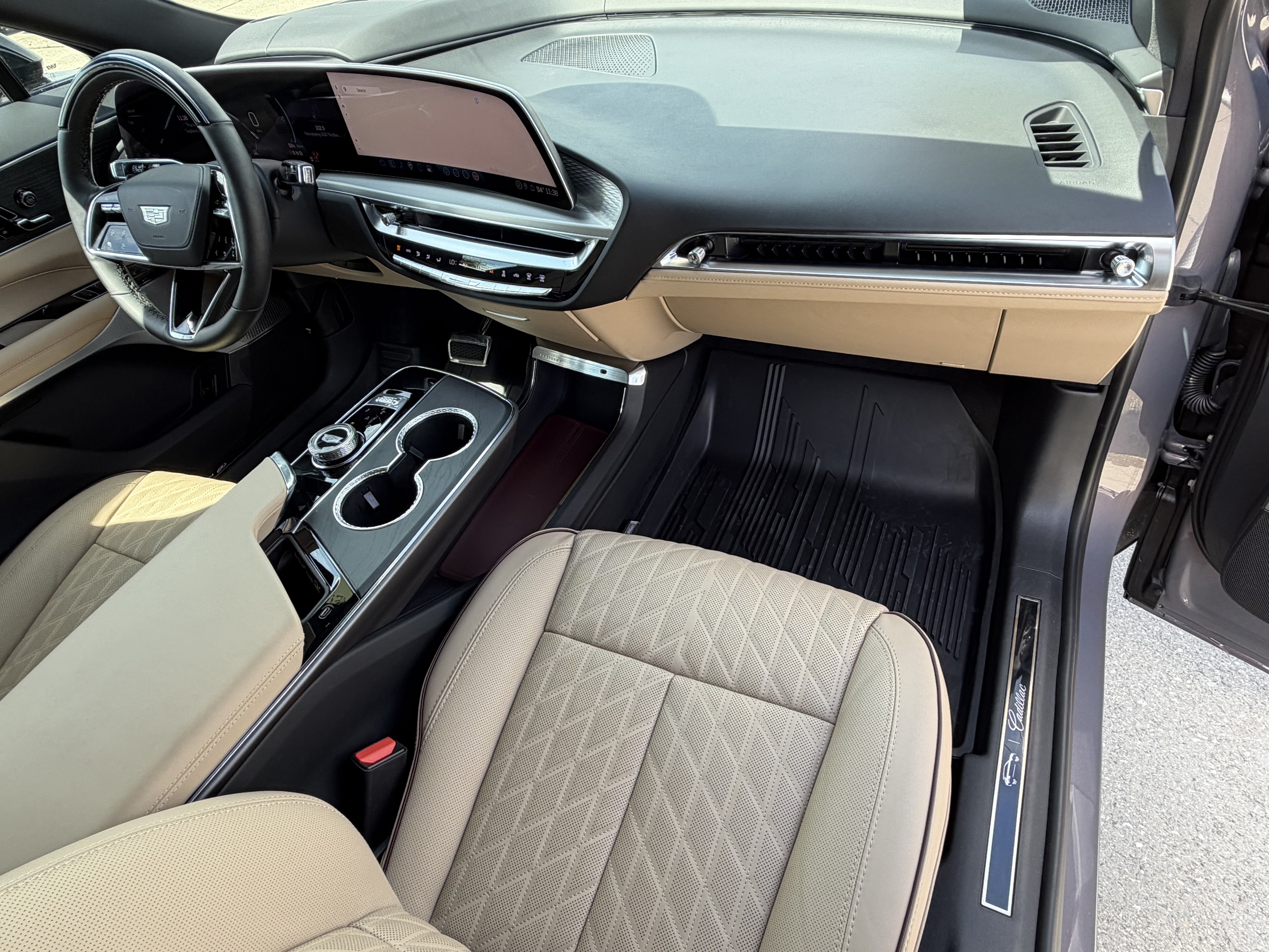Certified 2026 Cadillac Lyriq Signature Luxury w/ LPO, Blue Accent Package AWD/4WD image 20